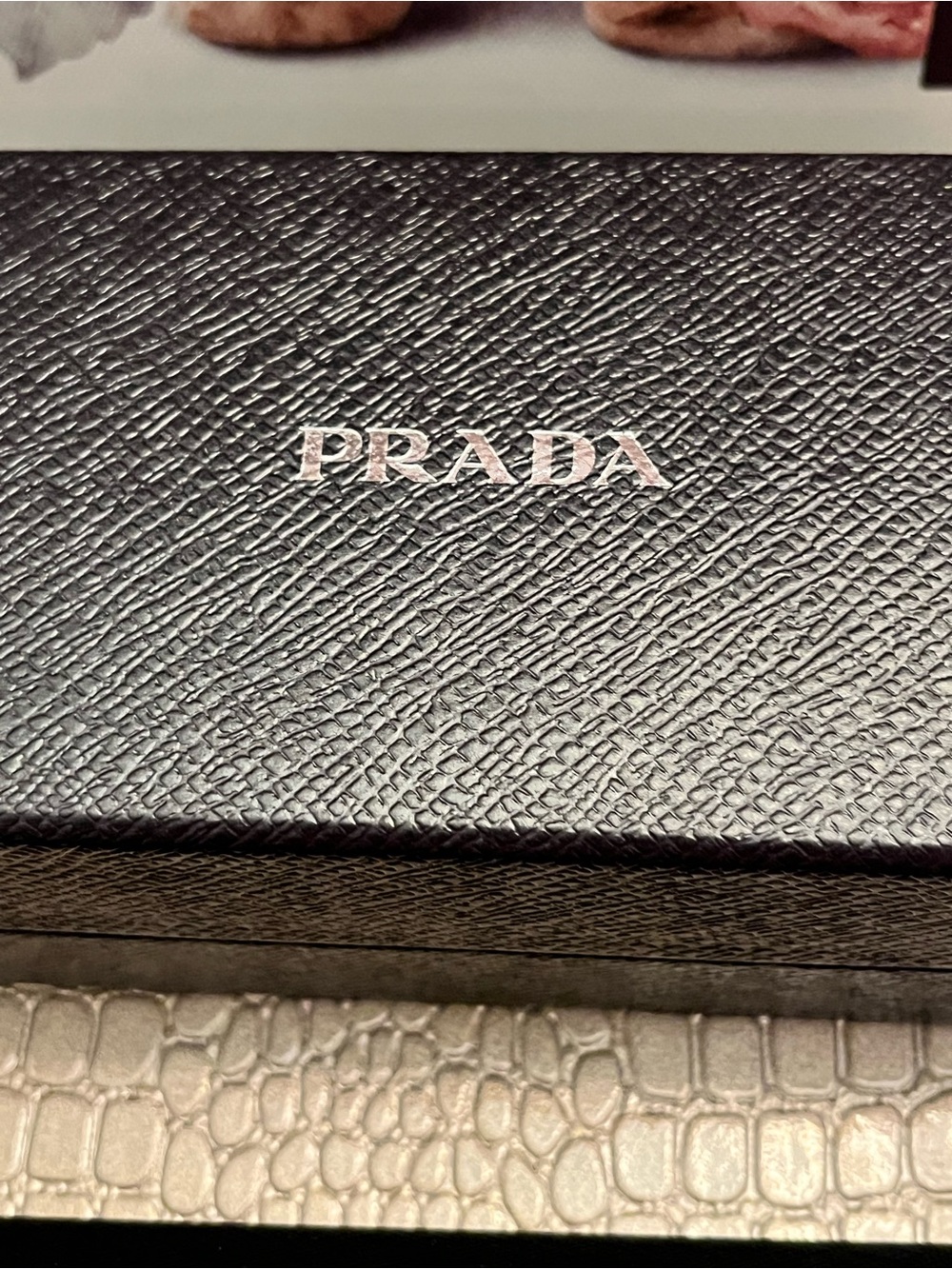 Prada Authentic Eyewear Case in Saffiano Leather w/Protective Box & Linen (EUC) - Picture 8 of 14